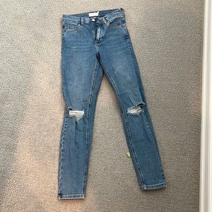 Super cute jeans from top shop!just have retired from my skinny jeans era
